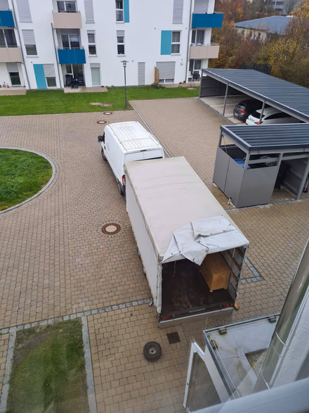 Sorgfältig gesichertes Umzugsgut im Laderaum bei einem Umzug in Niederbayern